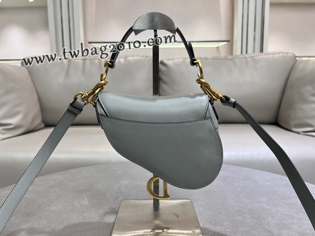 Dior专柜经典马鞍包迪奥高仿原单岩石灰小号马鞍包腋下肩背包 djfk1636